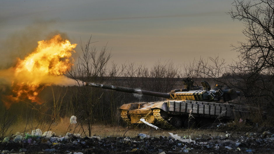 Ukraińcy ostrzeliwujący rosyjskie pozycje w Czasiw Jarze, 29 lutego 2024 r.