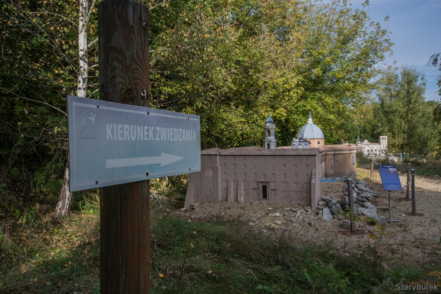 Opuszczony Park Miniatur Sakralnych w Częstochowie. Październik 2021