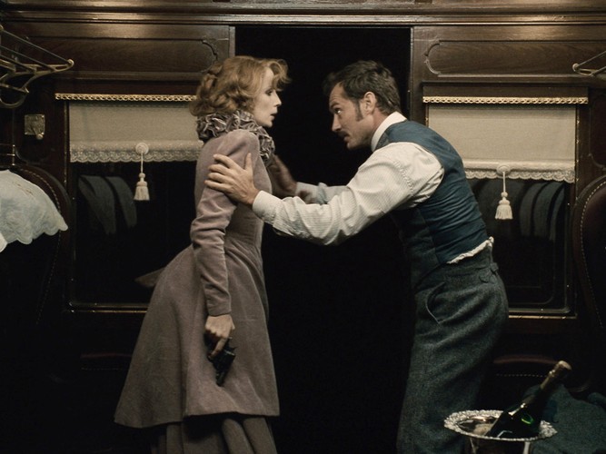 'Sherlock Holmes: Gra cieni' (Jude Law i Kelly Reilly)