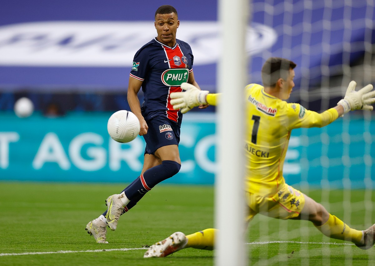 Kylian Mbappe i Radosław Majecki
