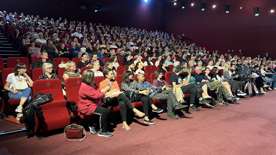 Widownia białostockiego kina przed premierą "Zielonej granicy"