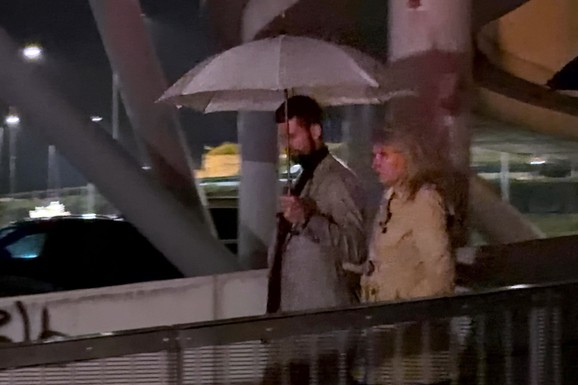 EKSKLUZIVNI PAPARACO NOVAKA ĐOKOVIĆA Stigao u Beograd, pa otišao u noćni izlazak: Evo sa kim smo ga uslikali (Video)