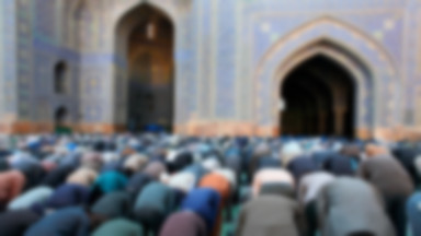 Raport o muzułmanach na świecie: głęboko oddani wierze i za szariatem
