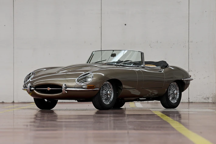 189 750 euro - Jaguar E-Type (1965)