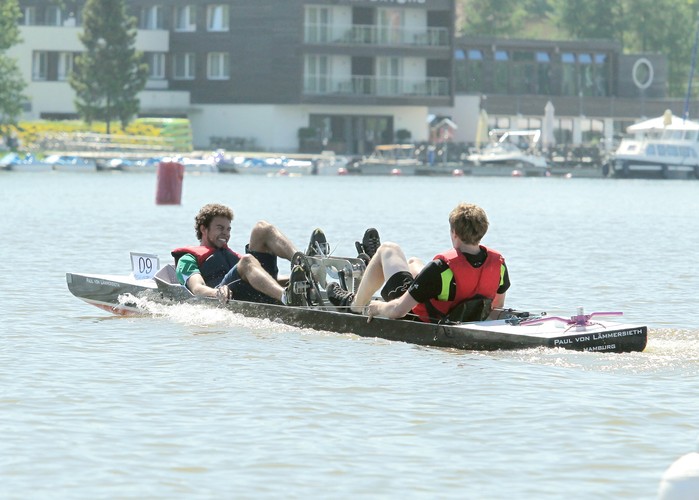 Głównym organizatorem regat na najdłuższym polskim jeziorze - Jezioraku jest Wydział Oceanotechniki i Okrętownictwa Politechniki Gdańskiej, a bazą - port śródlądowy w Iławie.  <br><br>mbo/ zan/<br>fot.  (sj) PAP/Tomasz Waszczuk