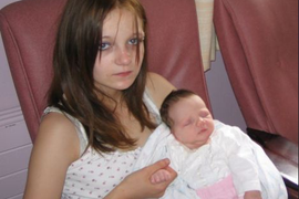 Postala je NAJMLAĐA MAMA u Evropi kad je posle BRUTALNOG INCESTA sa 12 godina rodila dete: Sačekao ju je HOROR ŽIVOT, a onda joj se sreća MALO OSMEHNULA