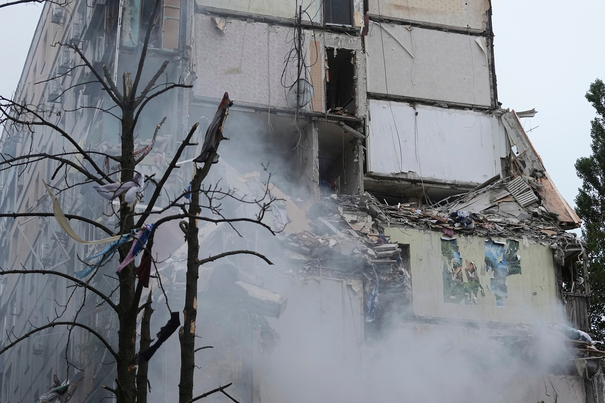Rusko podniklo raketové a dronové útoky na ukrajinské hlavné mesto Kyjev.