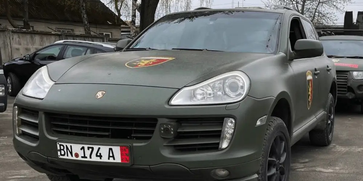 Porsche zostało przystosowane do jazdy po różnych terenach