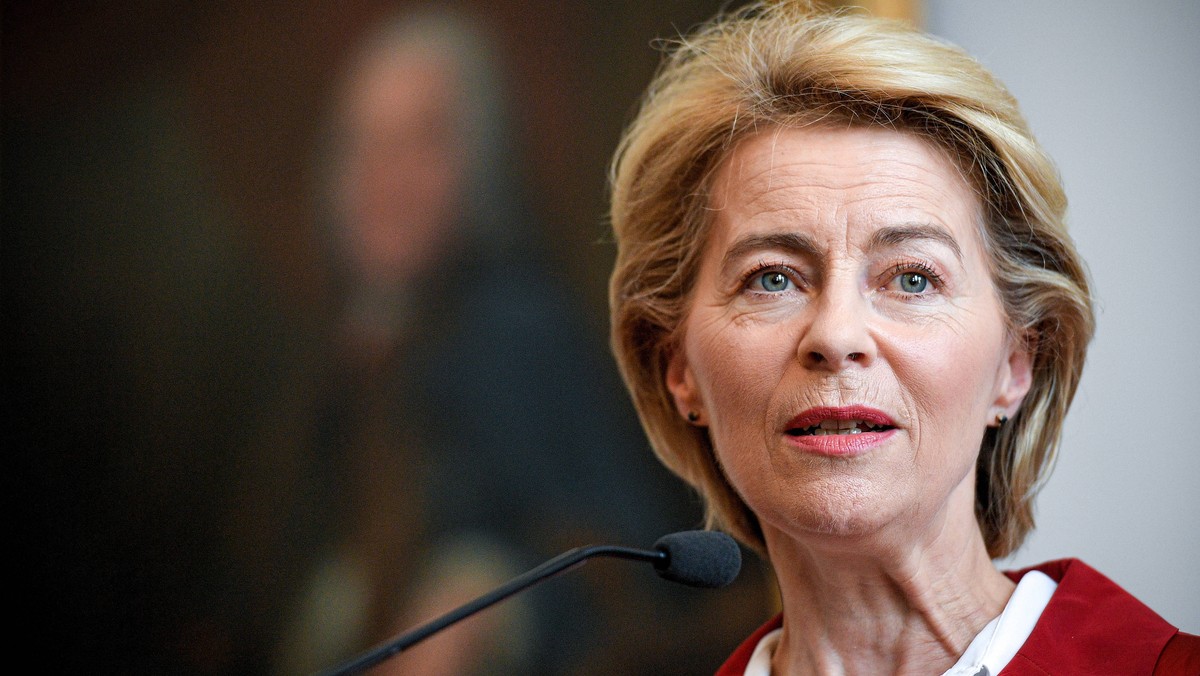 Von der Leyen przyjeżdża w czwartek do Warszawy. Chce, że by polski komisarz był kobietą