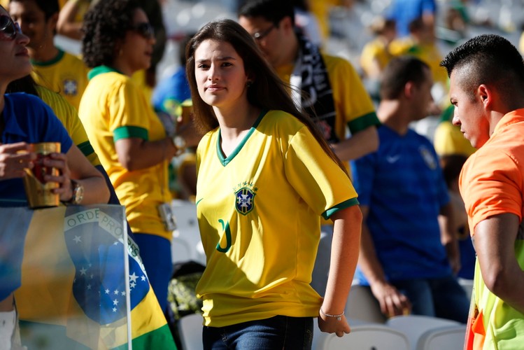 Piękne panie kochają piłkę nożna. Na mundialu ich nie brakuje