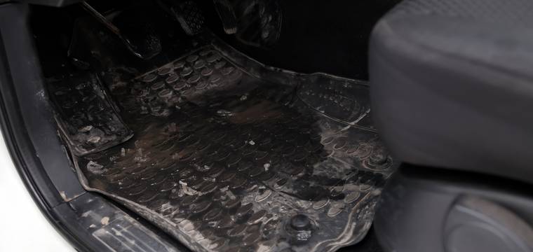 Kierowcy zapominają o zmianie tych elementów przed zimą. Potem mają problemy