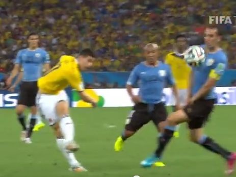 FIFA ogłosiła nominacje do bramki roku. Czy kobieta pokona van Persiego, Costę i Ibrahimovicia?