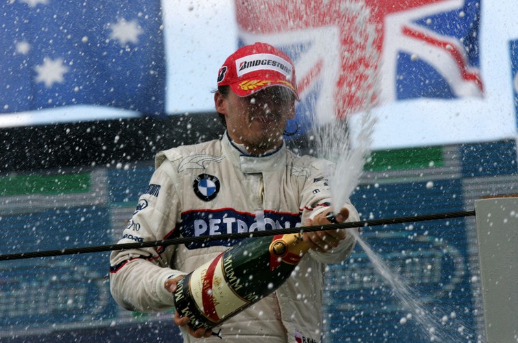 Robert Kubica na podium GP Brazylii - dzięki szybkim pit-stopom oraz przemyślanej taktyce zespołu, wyścig zakończył na 2 miejscu, co było pierwszym i jedynym podium w sezonie 2009