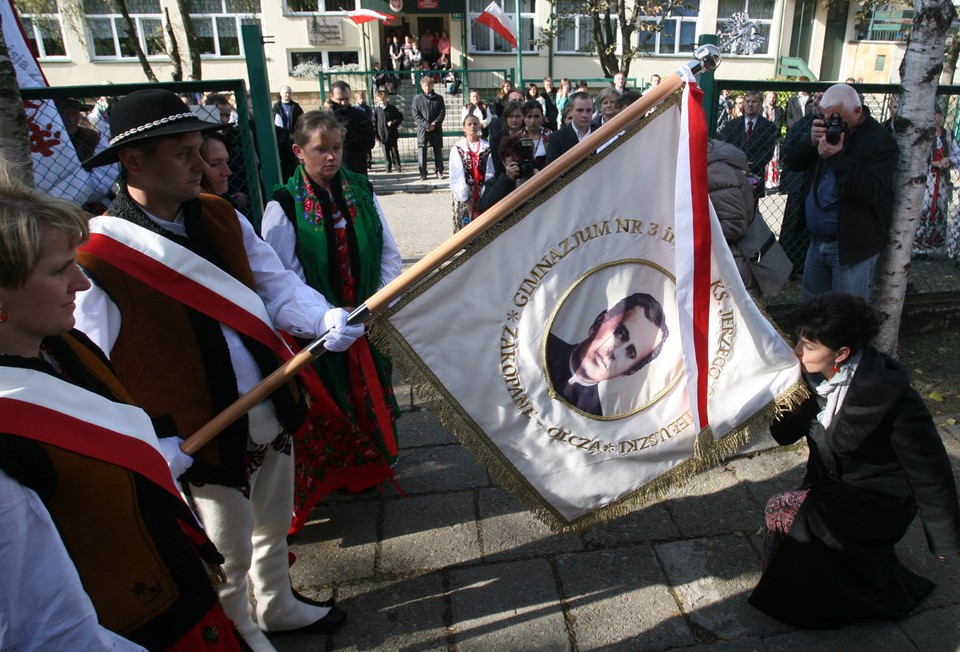 Ksiądz Popiełuszko patronem gimnazjum