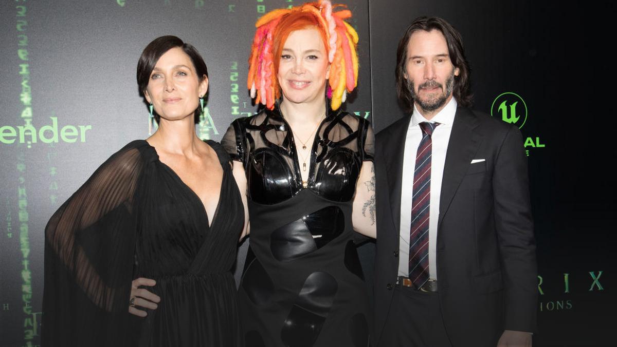 Carrie-Anne Moss, Lana Wachowski i Keanu Reeves na premierze filmu "Matrix Zmartwychwstania"