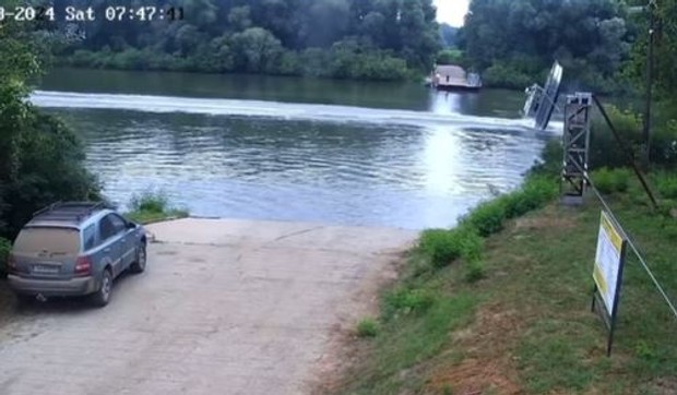 Prevrnuo se policijski čamac  u Mađarskoj