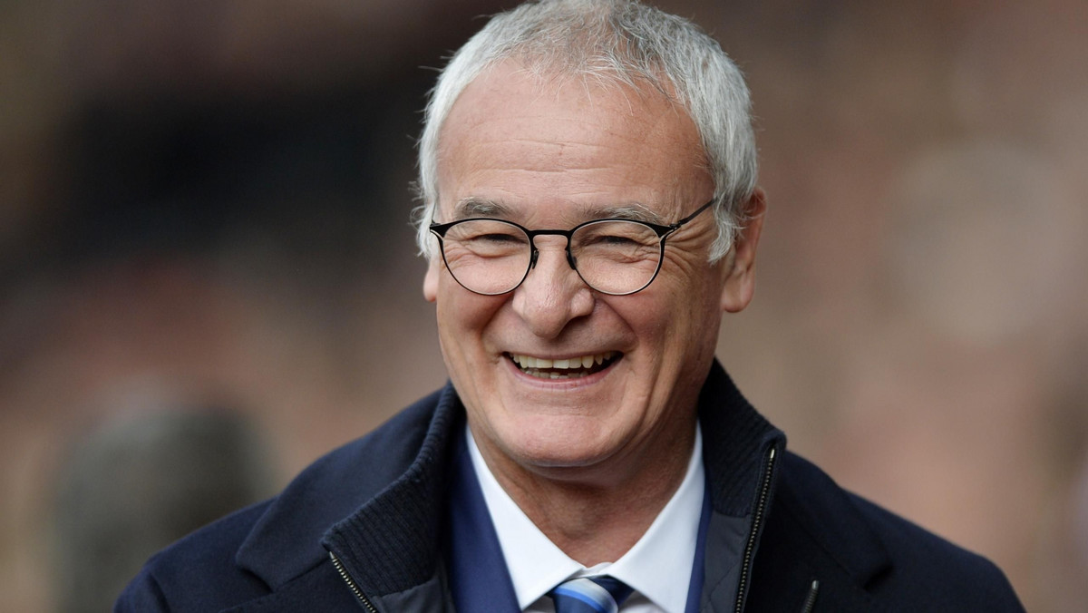Włoski trener Claudio Ranieri dogadywał się z Leicester pod koniec ubiegłego sezonu. Obiecał jednak działaczom, że zostanie opiekunem Lisów nawet wtedy, gdy spadną z Premier League. Obecnie drużyna przewodzi lidze.