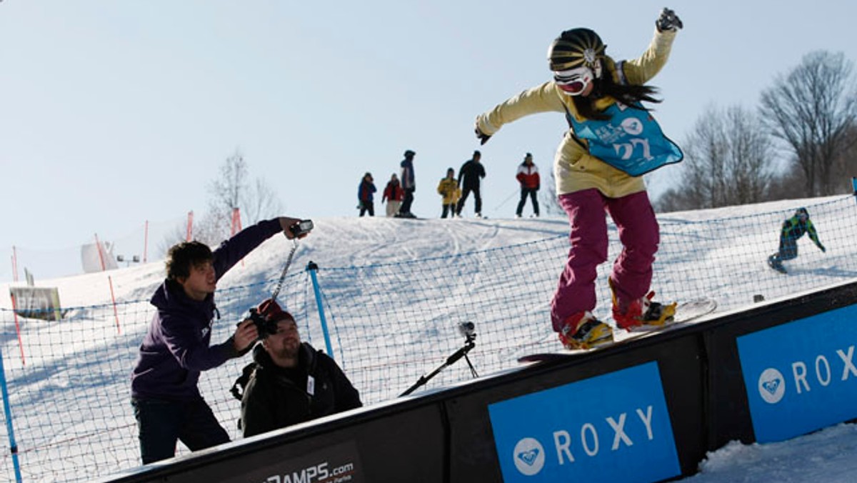 W sobotę 12 lutego na stoku Harenda odbyła się impreza Quiksilver Snow Session. W konkurencji Big Air najlepszy był reprezentant Norwegii. W rozgrywanym w ramach imprezy Roxy Rail Jam zwyciężyła Kasia Kwiecień. Nocną sesję na skoczni zdominował zaś Jan Necas z Czech.