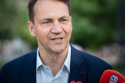 Radosław Sikorski o aferze wizowej: podniosłem ceny, polskie wizy były najtańsze