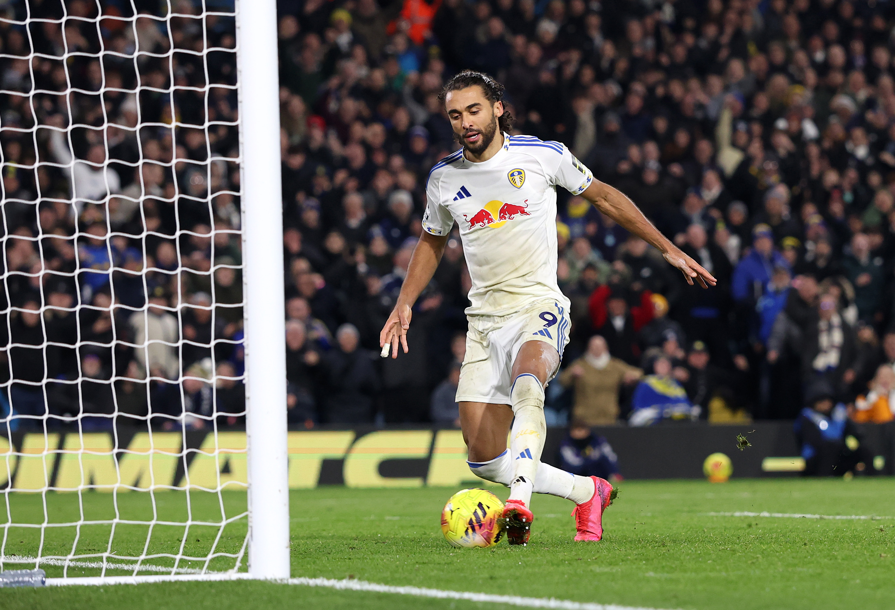 Defensive chaos: Chelsea collapse 3-1 as Leeds escape relegation zone