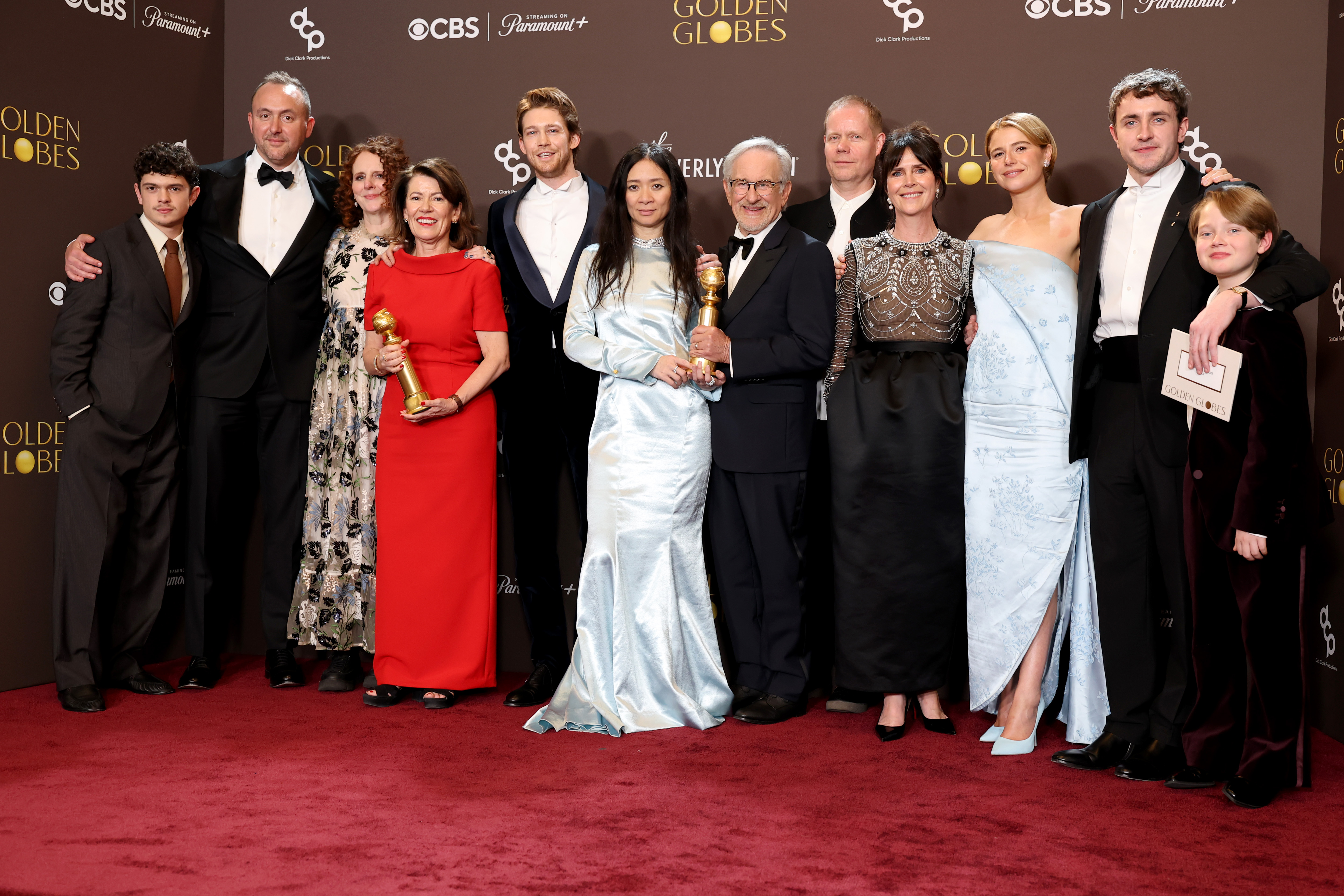 «Hamnet» vince il Golden Globe: Spielberg ritira il premio