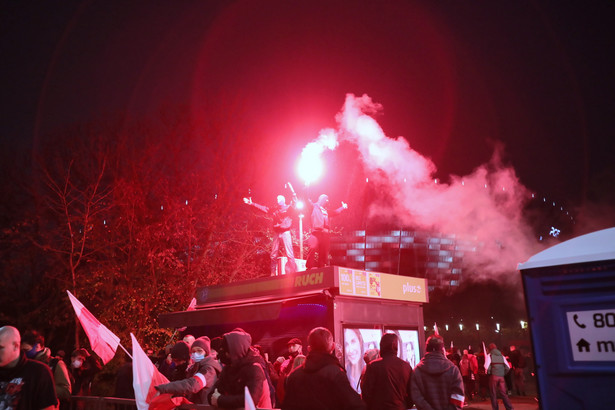 Marsz Niepodległości: Zarzuty i wniosek o areszt wobec 36-latka podejrzanego o podpalenie mieszkania racą