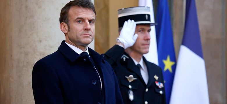 Jednym zdaniem wywołał burzę na całym świecie. W co gra Emmanuel Macron? [KULISY]