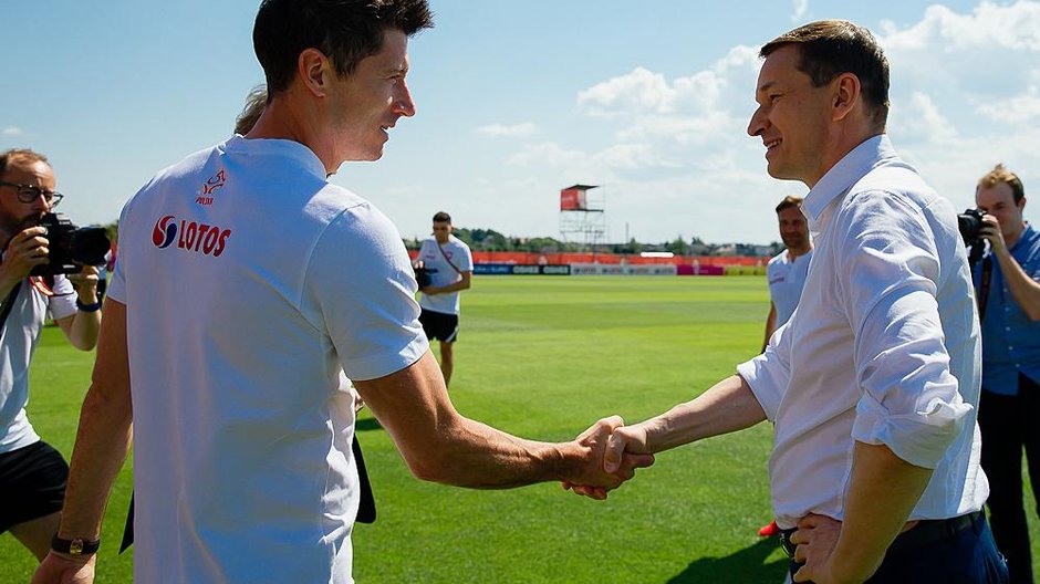 Robert Lewandowski i Mateusz Morawiecki