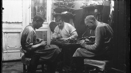 Czym zajmował się cyrulik, bednarz, kołodziej...? QUIZ o dawnych zawodach. Komplet punktów tylko dla mistrzów