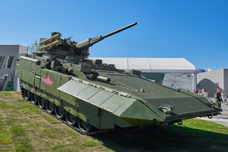 Ciężki wóz bojowy piechoty T-15 Armata