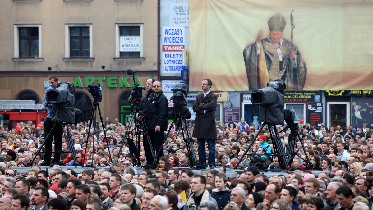 To wielka radość dla Kościoła i całego świata, a zwłaszcza dla Polaków, że wadowiczanin Jan Paweł II jest beatyfikowany - powiedział przyjaciel Jana Pawła II z czasów młodości Eugeniusz Mróz, który uczestniczy w wadowickich uroczystościach.