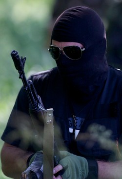 Czeczeński batalion aresztował separatystów. Ludzie bili brawo. WIDEO