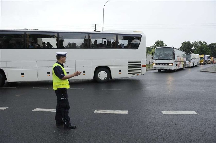 policjanci, kierowanie ruchem