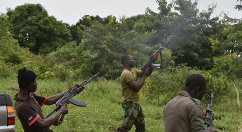 Mutinous Ivorian soldiers fire in the air as they protest in Bouake, on May 15, 2017