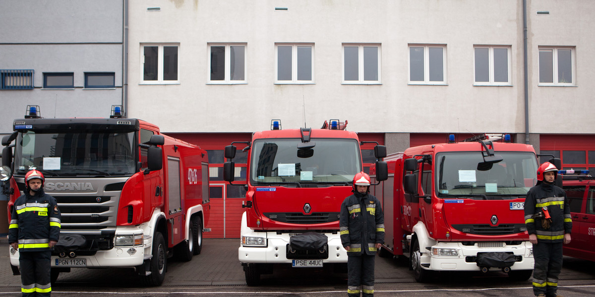 Przekazanie nowego sprzetu strazy pozarnej 