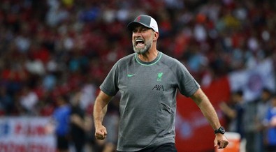 WATCH: Liverpool boss Jurgen Klopp swears at fans after being asked for autograph