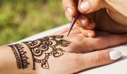 Tatuaże z henny modne w kurortach. Mogą być niebezpieczne