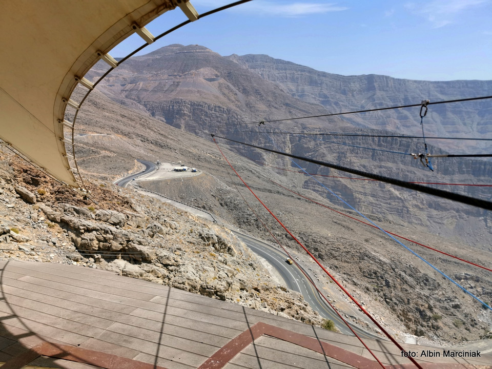 Najdłuższa tyrolka na świecie Zipline Jebel Jais w regionie Ras al-Chajma, ZEA