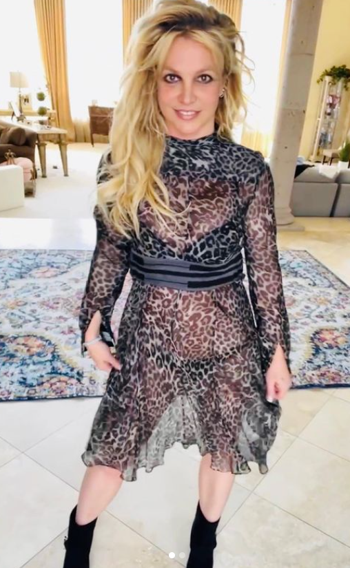 Britney Spears provokuje odvážnymi fotkami. 
