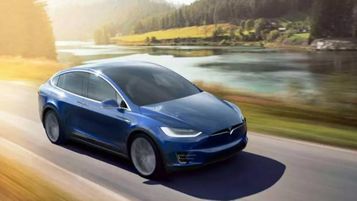 Tesla pozwana w sprawie zabezpieczeń ulepszonego Autopilota