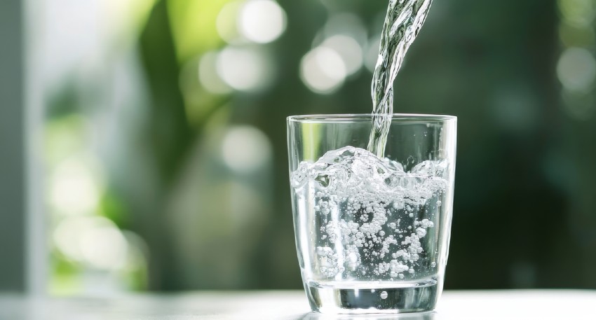 Ne znači da ujutro ne treba uživati u šoljici kafe ili čaja, ali prvo se treba hidrirati vodom