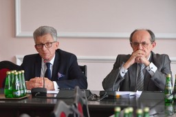 Pawłowicz o Gasiuk-Pihowicz: Bez obrażania kogokolwiek nie potrafi po prostu mordy otworzyć swojej. Piotrowicz: Posłanka Nowoczesnej prowokuje