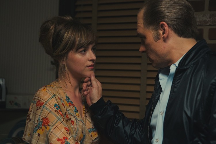 Dakota Johnson i Johnny Depp w filmie 'Pakt z diabłem'