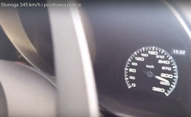 Szalone 345 km/h w Polsce! Zbigniew Stonoga w ferrari do kamery: lecim i je...ć policję [WIDEO +18]