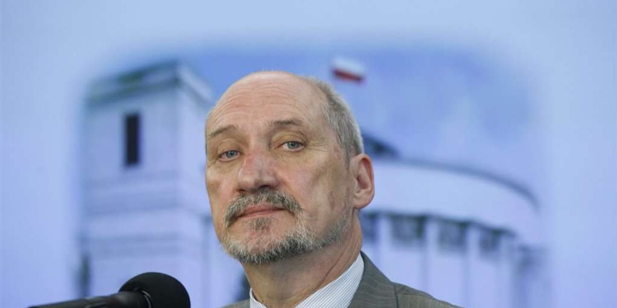 Macierewicz o zatrzymaniu dziennikarzy w Smoleńsku