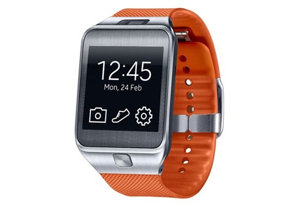 Z myślą o osobach, które lubią aktywnie spędzać czas, powstał Samsung Gear 2. Ten specjalny zegarek oprócz klasycznych funkcji smartfona, takich jak odebranie smsa czy odbycie rozmowy telefonicznej, pozwala także na obliczenie przebytego dystansu, liczby spalonych kalorii, odczytanie tętna i liczby kroków. Cena: 1200 zł.