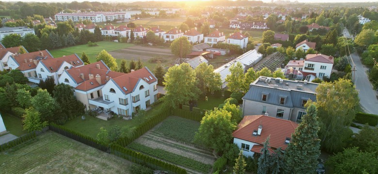 135 tysięcy złotych na wymianę okien. Kto może otrzymać dopłatę?