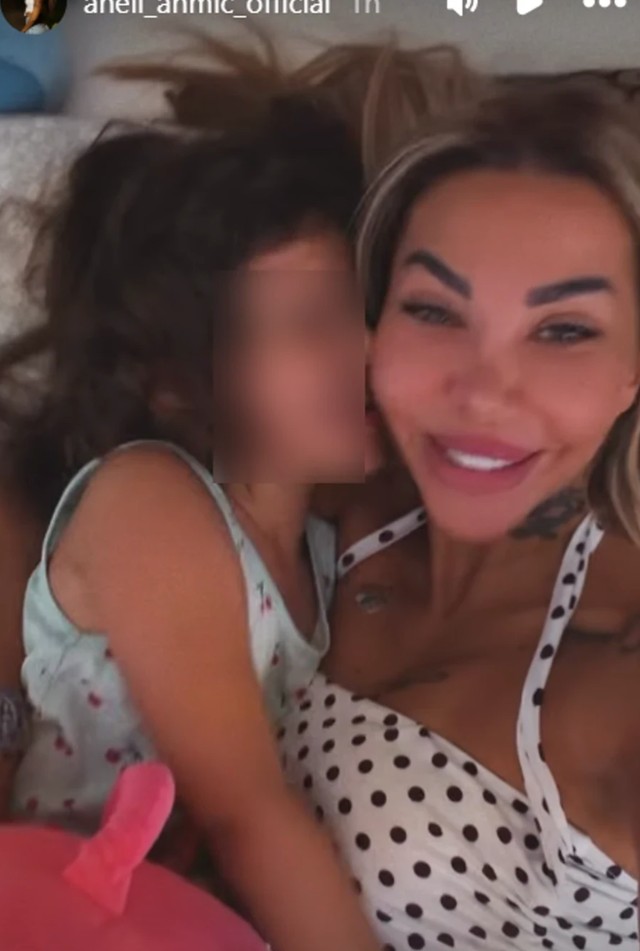 Aneli Ahmić sa ćerkom
