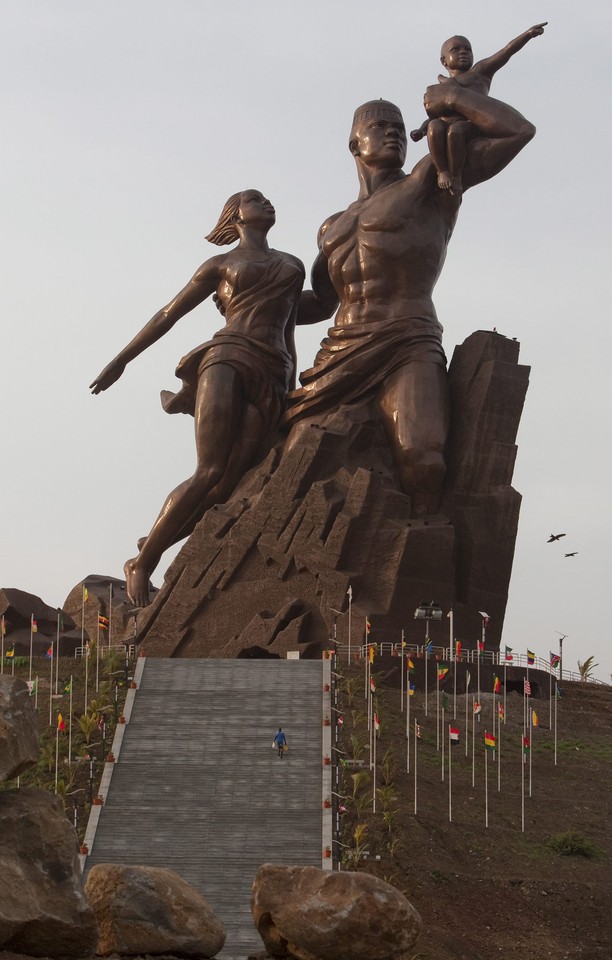 SENEGAL MONUMENT