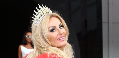 Dagmara Kaźmierska nigdy nie była tak frywolna. Na zdjęciu, na którym pozuje topless, fani porównują ją do Pameli Anderson